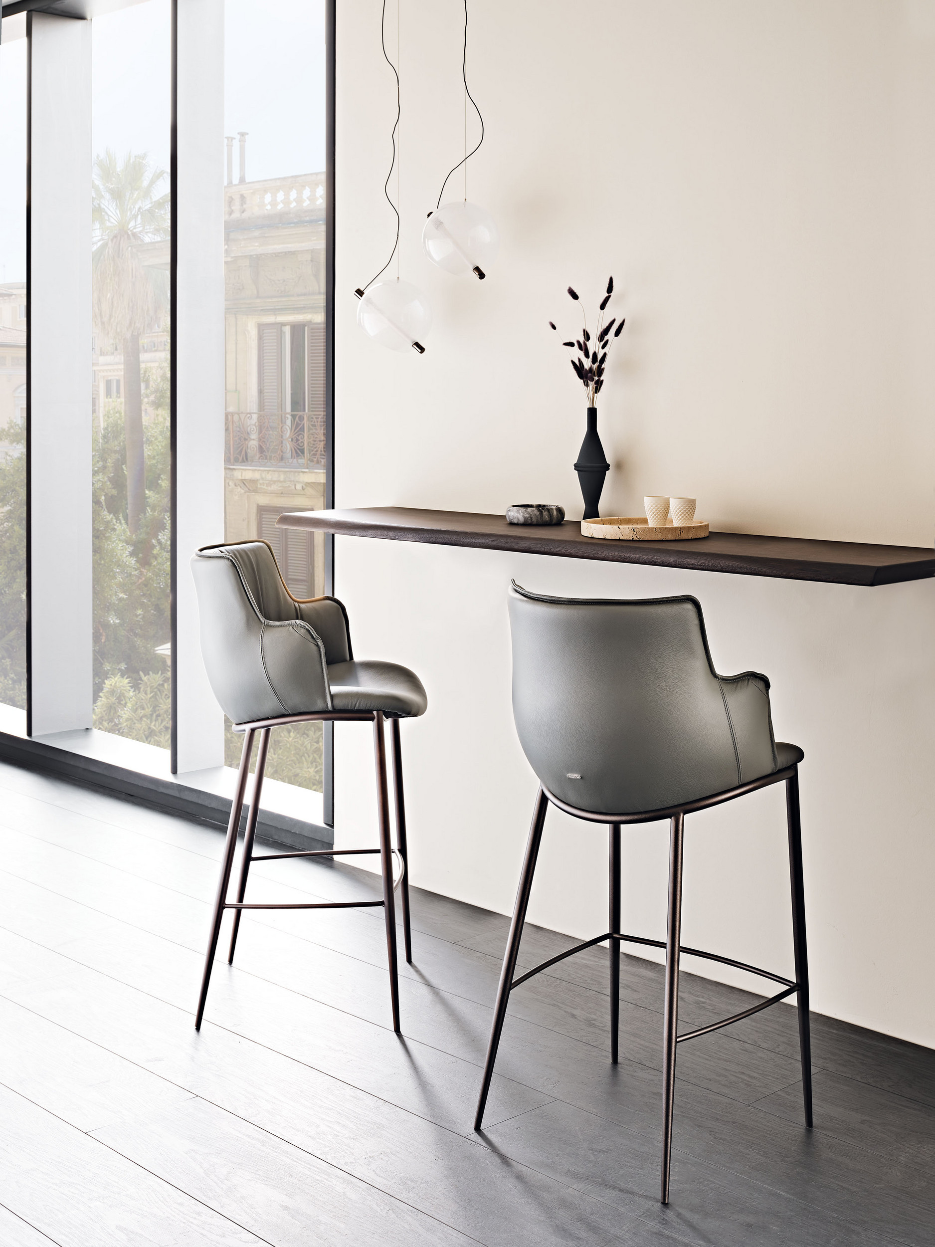 %D0%91%D0%90%D0%A0+%D0%A1%D0%A2%D0%9E%D0%9B+CATTELAN+ITALIA%2C+%D0%BC%D0%BE%D0%B4.+RIHANNA+ML